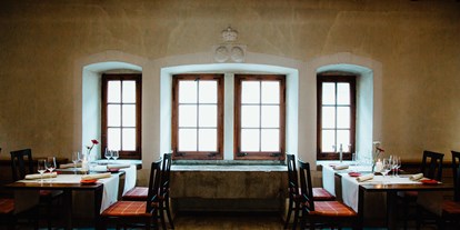 Winterhochzeit - Umgebung: in Weingärten - Zahlreiche liebevolle Details an Wänden und Decken machen den Weinstall aus. - Restaurant Weinstall