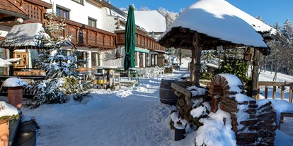 Winterhochzeit - Preisniveau: €€ - Alles bereitet sich auf die Winterhochzeit auf der Eidenberger Alm vor. - Eidenberger Alm
