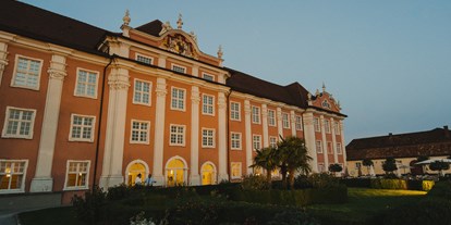 Winterhochzeit - Preisniveau: €€ - Waldburg (Landkreis Ravensburg) - Abendstimmung im Neuen Schloss Meersburg. - Neues Schloss Meersburg