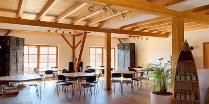 Winterhochzeit - Trauung im Freien - Speisesaal mit 100 m2 - Hochzeitsstadl Lamplstätt 