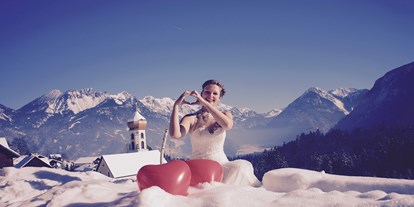 Winterhochzeit - Trauung im Freien - Romantische Stunden und romantische Kulisse bietet euch das Rufana Alp. - Rufana Alp