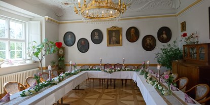 Winterhochzeit - Hochzeits-Stil: Fine-Art - Historischer Festsaal - Wasserburg Turow