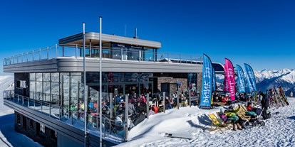 Winterhochzeit - Art der Location: Hotel - Neukirchen am Großvenediger - Gipfeltreffen | Bergrestaurant | 2.300 Höhenmeter | 360° Grad Bergblick | Winter - Das Alpenwelt Resort****SUPERIOR