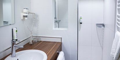 Winterhochzeit - Nordrhein-Westfalen - Ein Badezimmer in Landhaus Nordhelle. - Landhaus Nordhelle