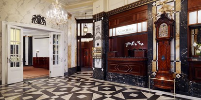 Winterhochzeit - Donauraum - Auch unsere Concierges stehen Ihnen jederzeit zur Verfügung!  - Hotel Bristol Vienna
