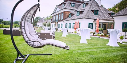 Winterhochzeit - Art der Location: Strand - gemütlich lässt es sich im Schlossgarten feiern - SCHLOSS LUBEREGG, Emmersdorf-Wachau
