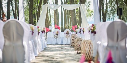 Winterhochzeit - Art der Location: Strand - Sandstrand- Hochzeiten wie auf Bali - SCHLOSS LUBEREGG, Emmersdorf-Wachau