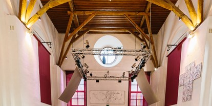 Winterhochzeit - Umgebung: in einer Stadt - St. Pölten - Der Festsaal des Kloster UND in Krems.
Foto © martinhofmann.at - Kloster UND
