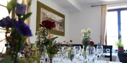 Winterhochzeit - Hochzeits-Stil: Fine-Art - Tischdekoration nach Ihren Geschmack und wünschen - Naturhotel Schloss Kassegg