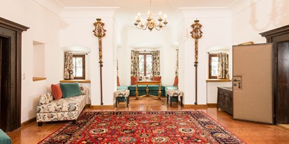 Winterhochzeit - Kapelle - Suite Vorraum - perfekt für die standesamtliche Trauung - Schloss Prielau Hotel & Restaurants