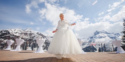 Winterhochzeit - Trauung im Freien - Heiraten am grandiosen Berg von Österreich - Hotel Sonnenburg