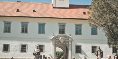 Winterhochzeit - Garten - Breitenberg (Landkreis Passau) - Heiraten im Schloss Altenhof in Oberösterreich.
Foto © stillandmotionpictures.com - Schloss Altenhof