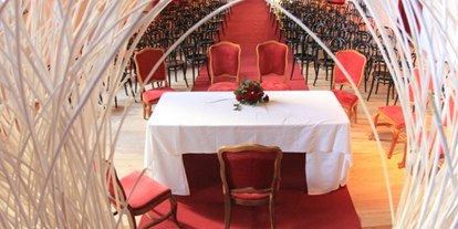 Winterhochzeit - Art der Location: Fabrik - ColosseumXXI: Zeremonie im Atrium - Colosseum XXI - DIE Hochzeitslocation in Wien