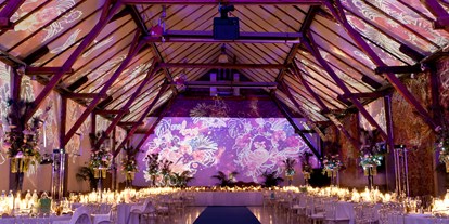 Winterhochzeit - Art der Location: Fabrik - Hochzeit in der Fachwerkhalle mit Projektionen © OchoReSotto - Seifenfabrik Veranstaltungszentrum