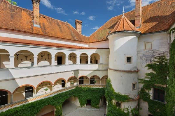 Schloss Ernegg in Steinakirchen am Forst
