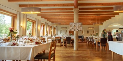Winterhochzeit - nächstes Hotel - Oberbayern - Impression einer Hochzeit in 2019 im SEINZ.  - Das SeinZ, veganes/vegetarisches BioHotel