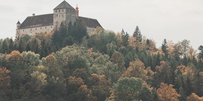 Winterhochzeit - Art der Location: Schloss - Reichenau an der Rax - Heiraten im Schloss Krumbach in Niederösterreich.
Foto © stillandmotionpictures.com - Hotel Schloss Krumbach
