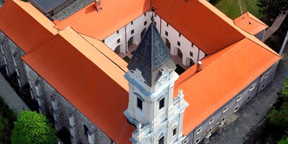 Winterhochzeit - Art der Location: ausgefallene Location - Ungarn - Klausurzentrum - Sopron Monastery Klausurzentrum
