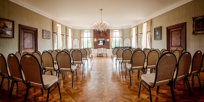 Winterhochzeit - Perfekte Jahreszeit: Herbst-Hochzeit - Bad Hönningen - Billardsaal - großes Standesamt - Golf-Club Schloss Miel