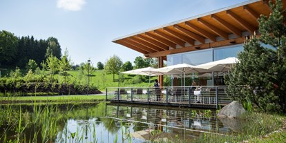 Winterhochzeit - Weinkeller - Oberösterreich - Haubenrestaurant AQARIUM mit Terrasse am Seerosenteich  - Geinberg5 Private SPA Villas