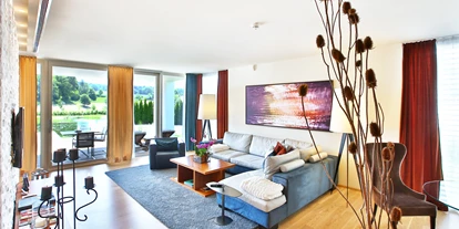 Winterhochzeit - Preisniveau: €€€ - Schildorn - Vom Wohnzimmer direkt in den Badeteich  - Geinberg5 Private SPA Villas