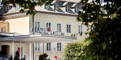 Winterhochzeit - nächstes Hotel - Abtenau - Außenansicht ARCOTEL Castellani - ARCOTEL Castellani Salzburg
