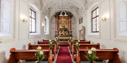 Winterhochzeit - barrierefreie Location - Schwöll - Unsere barocke Kapelle ist für christliche und nicht-christliche Trauungen frei gegeben und bietet Platz für 40 Personen - ARCOTEL Castellani Salzburg