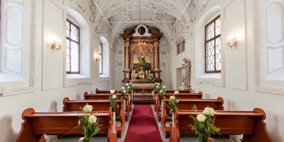 Winterhochzeit - nächstes Hotel - Abtenau - Unsere barocke Kapelle ist für christliche und nicht-christliche Trauungen frei gegeben und bietet Platz für 40 Personen - ARCOTEL Castellani Salzburg