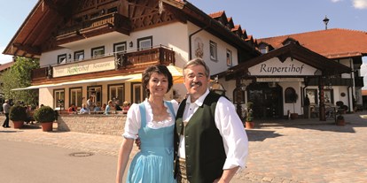 Winterhochzeit - Preisniveau: €€ - Berchtesgadener Land - Hotel Rupertihof in Ainring - ca. 5km von Freilassing entfernt, mit den Wirtsleuten Eva-Maria & Thomas Berger - Hotel Rupertihof