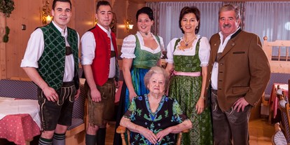 Winterhochzeit - nächstes Hotel - Berchtesgadener Land - Familie Berger ist um das leibliche Wohl bemüht und wird dazu beitragen, dass Ihre Hochzeitsfeier zu etwas ganz Besonderem wird. - Hotel Rupertihof
