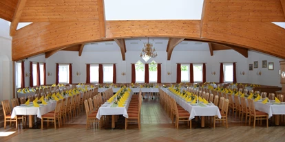 Winterhochzeit - Art der Location: Gasthaus - Schwöll - Festsaal ohne Hussen - Gasthof Frodlhof