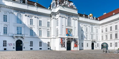 Winterhochzeit - Art der Location: Eventlocation - Matzen - Josefsplatz - Österreichische Nationalbibliothek