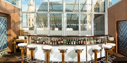 Winterhochzeit - nächstes Hotel - Mödling - Bar mit Blick auf den Stephansdom - Ristorante Settimo Cielo