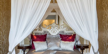 Winterhochzeit - Preisniveau: €€ - Wien - Sissi Schlafzimmer, Teil der Schloss Schönbrunn Grand Suite (167m2) - Austria Trend Parkhotel Schönbrunn