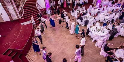 Winterhochzeit - Preisniveau: €€ - Donauraum - Party der Hochzeitsgäste - Austria Trend Parkhotel Schönbrunn