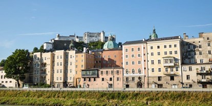 Winterhochzeit - Preisniveau: €€ - Salzburg und Umgebung - Außenansicht Salzach Seite - Radisson Blu Hotel Altstadt 5*