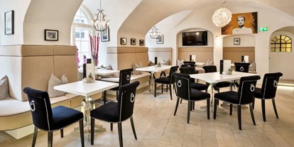 Winterhochzeit - Preisniveau: €€ - Fridolfing - Café - Radisson Blu Hotel Altstadt 5*