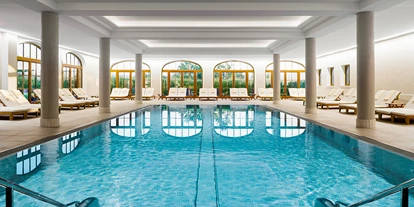 Winterhochzeit - Bewirtung: eigene Bewirtung - Schwöll - Indoor-Pool - Sheraton Fuschlsee-Salzburg Hotel Jagdhof