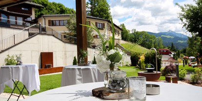 Winterhochzeit - Perfekte Jahreszeit: Frühlings-Hochzeit - Lehen (Haus) - Hotel Terrasse - Laudersbach's Event-Stadl