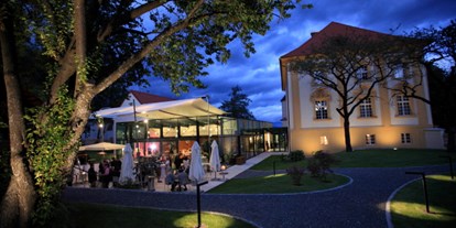 Winterhochzeit - Seckau - Hofwirt bei Nacht - Hotel Hofwirt