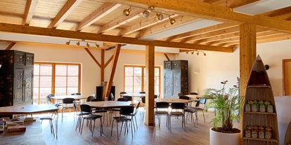 Winterhochzeit - Art der Location: Eventlocation - Tüßling - Speisesaal mit 100 m2 - Hochzeitsstadl Lamplstätt 