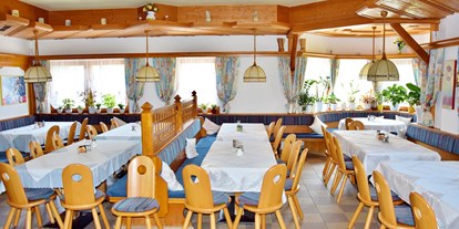 Winterhochzeit - Perfekte Jahreszeit: Sommer-Hochzeit - Schattseite (Going am Wilden Kaiser) - Cafe Restaurant Tennladen - Cafe Restaurant Tennladen 