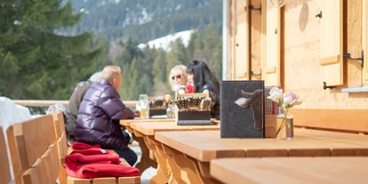 Winterhochzeit - Preisniveau: €€€ - Tiroler Unterland - Terasse - Spitzing Alm