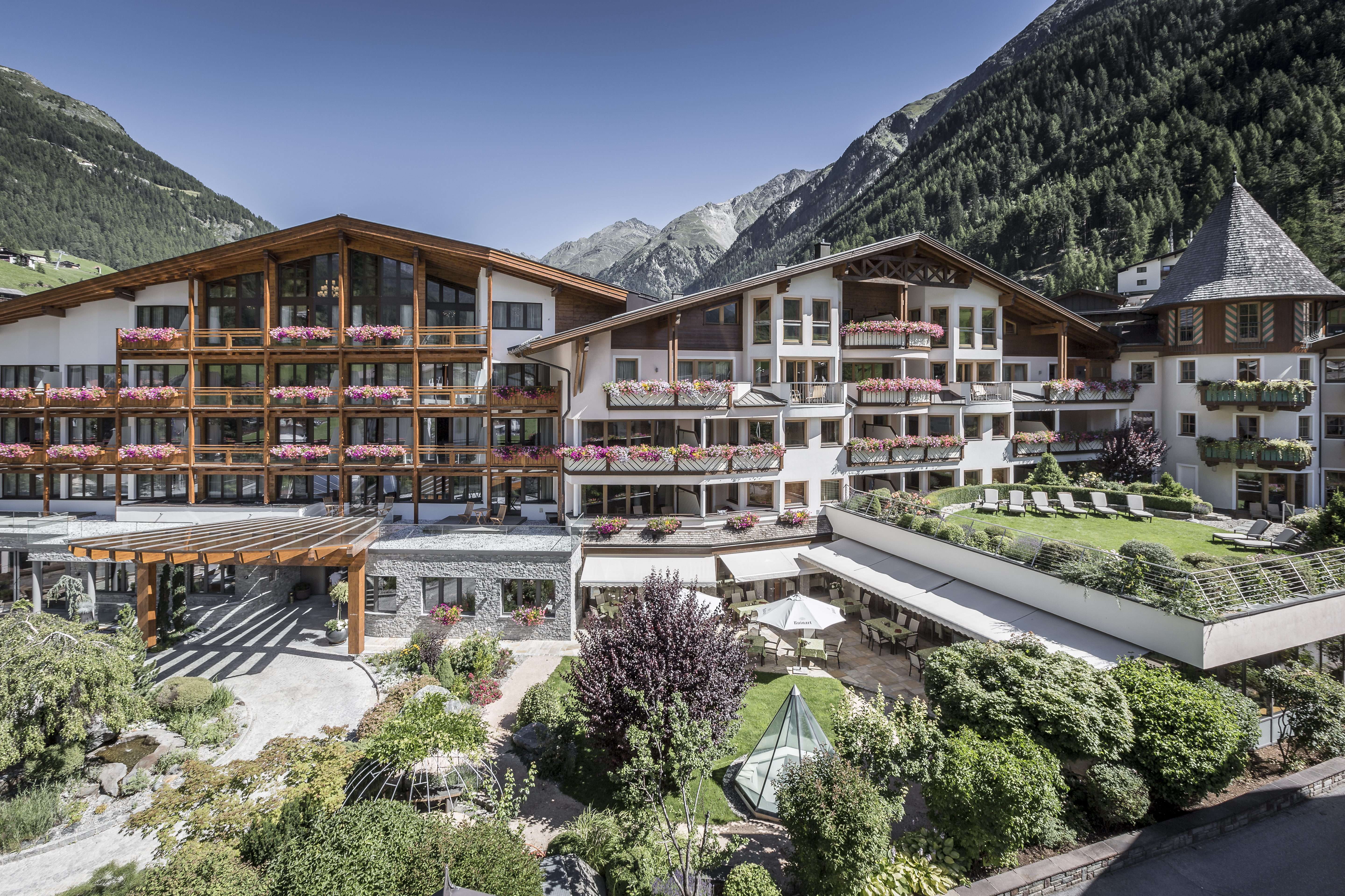 Hochzeitslocation - Das Central - Sommeraufnahme - Das Central - Alpine . Luxury . Life