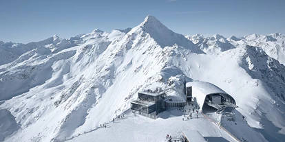Winterhochzeit - Umgebung: am Land - Tirol - Heiraten im ice Q auf 3.048 m Seehöhe am Gipfel des Gaislachkogls
© Markus-Bstieler - ice Q