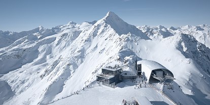 Winterhochzeit - Geeignet für: Eventlocation - Heiraten im ice Q auf 3.048 m Seehöhe am Gipfel des Gaislachkogls
© Markus-Bstieler - ice Q
