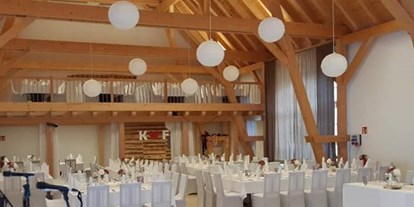 Winterhochzeit - Perfekte Jahreszeit: Sommer-Hochzeit - Hagelstadt - https://www.burgmayerstadl.de
https://alluredecodesign.de - Burgmayerstadl