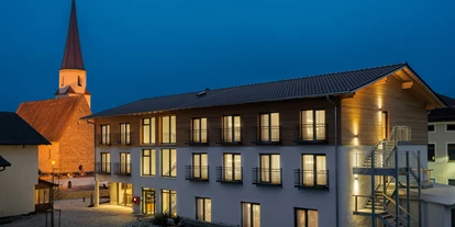 Winterhochzeit - Preisniveau: € - Soyen - Hotel Traumschmiede Aussenansicht - Raspl's Hotel Traumschmiede