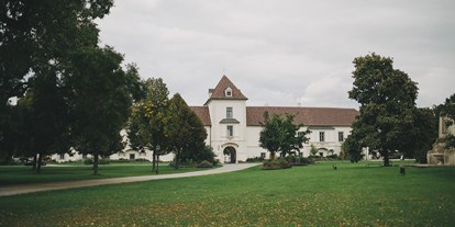 Winterhochzeit - Großweikersdorf - Heiraten auf Schloss Grafenegg. - Schloss Grafenegg