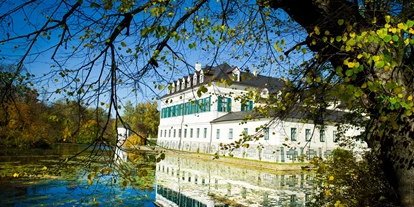 Winterhochzeit - Garten - Au am Kraking - Heiraten im Schloss Laudon in Wien.
Foto © greenlemon.at - Schloss Laudon